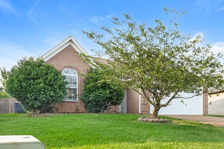 Building Photo - 9986 Cameron Ridge TR