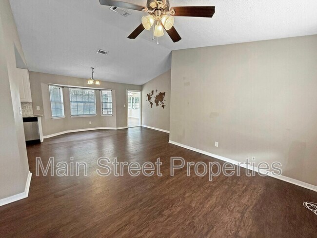 Building Photo - 7524 Sandy Creek Dr