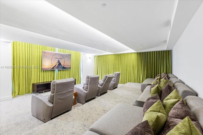 Building Photo - 488 NE 18th St