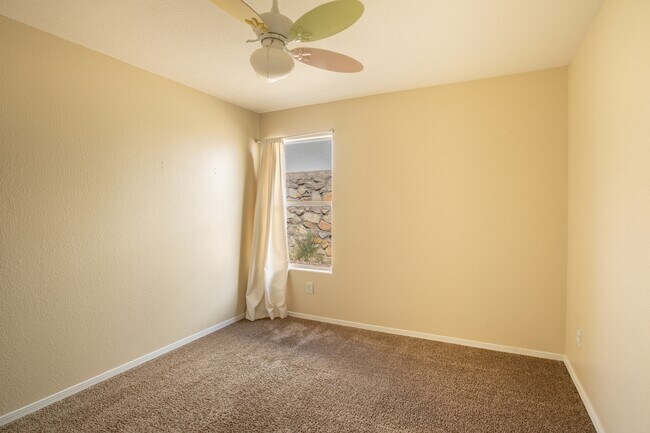 Building Photo - 3913 Pearl Ct