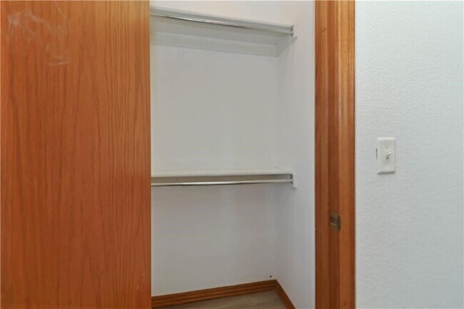 Building Photo - 2915 E Sterling Ct