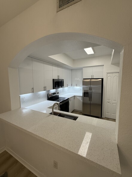 Newly renovated kitchen - 8906 W Flagler St