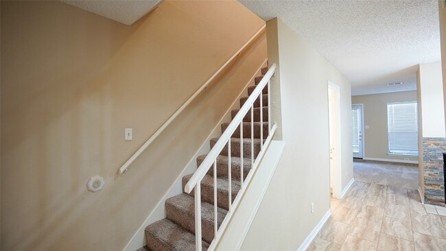 Building Photo - 2277 S Kirkwood Rd