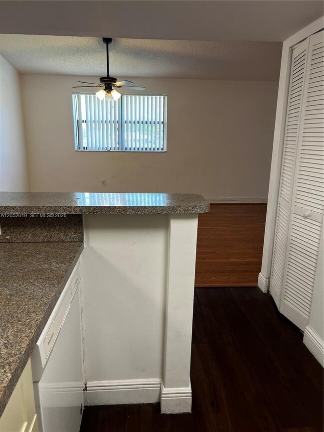 Building Photo - 9794 Nob Hill Ct