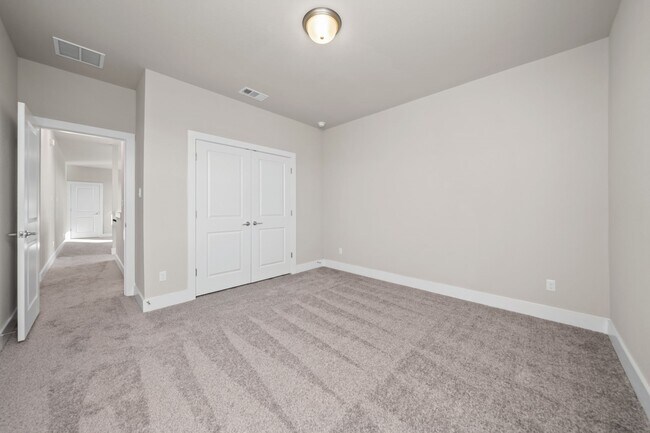 Building Photo - 217 Pinnacle Ln