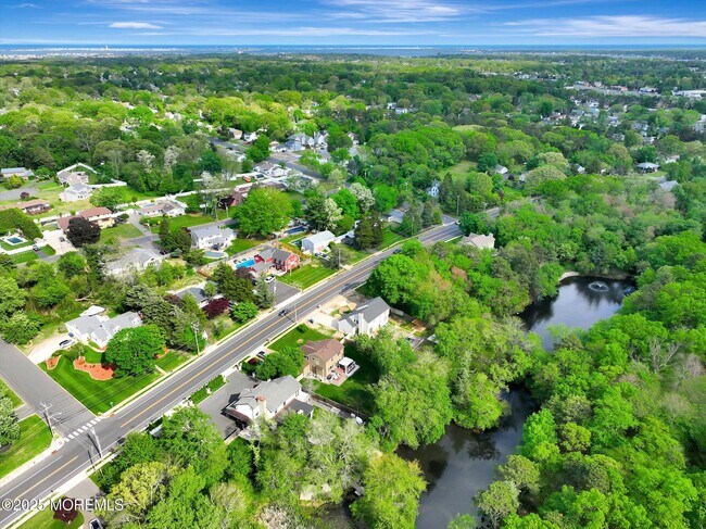 Building Photo - 620 Brookside Dr