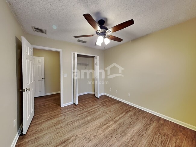 Building Photo - 1643 Hawkins Cove Dr E