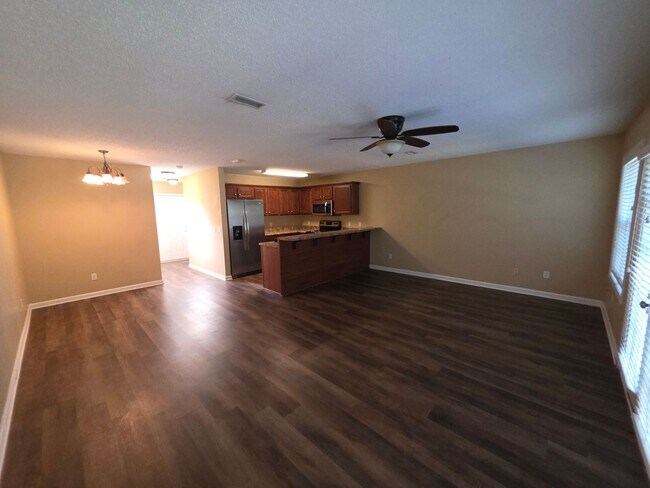 Building Photo - 435 Sandy Oak Dr