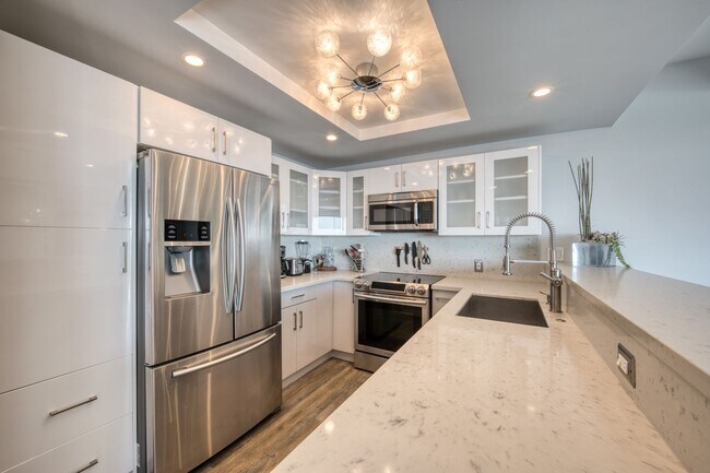 Building Photo - Bay and Ocean Views! Gorgeous Home on 7th Floor of Secured Newport Towers High-rise Building!