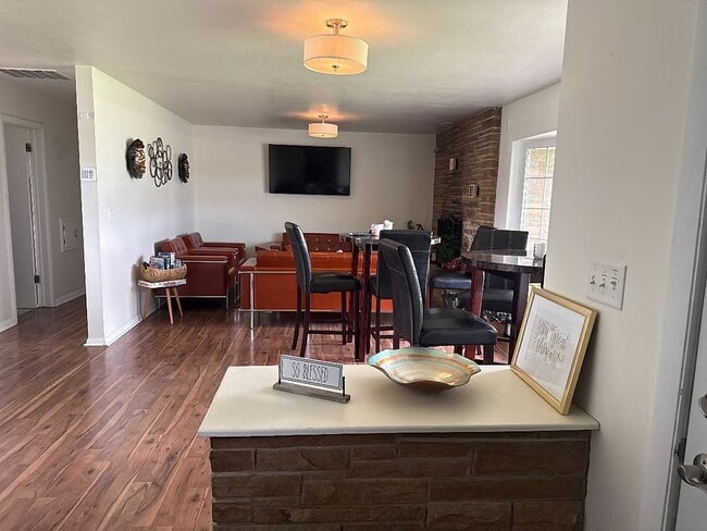 Building Photo - 15125 Washington Ave