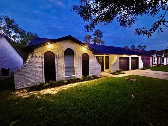 Building Photo - 15218 Falcon Ridge Dr