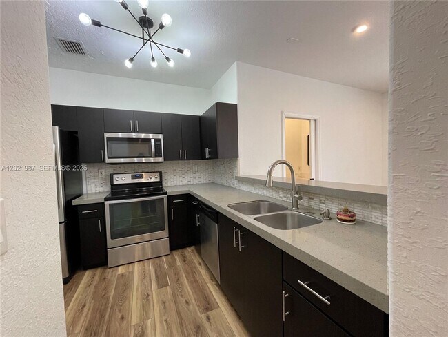 Building Photo - 3510 SW 170th Ave