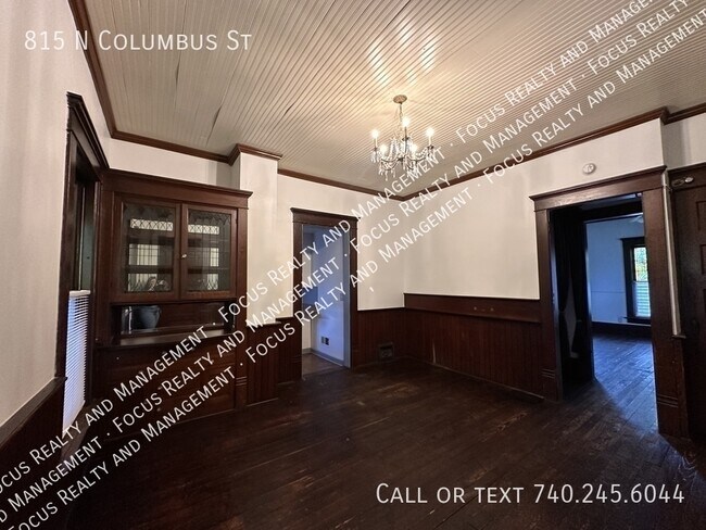Building Photo - 815 N Columbus St