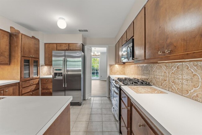 Building Photo - 2802 Pecos St