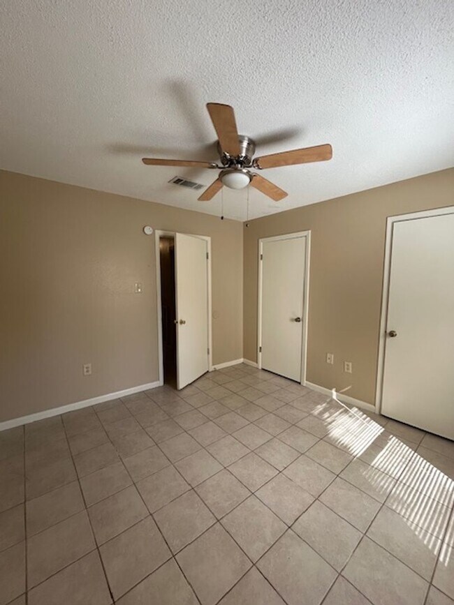 Building Photo - 12784 Brogdon Ln