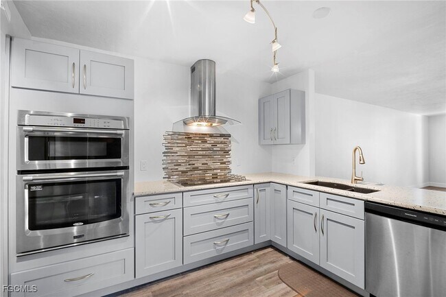 Building Photo - 15456 Admiralty Cir