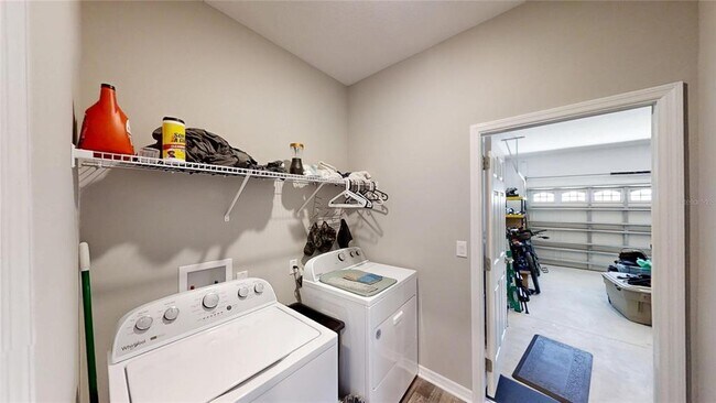 Building Photo - 5655 SW 78th Ave Rd