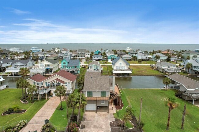 Building Photo - 21812 Frio Dr