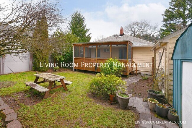 Building Photo - 3135 NE 86th Ave