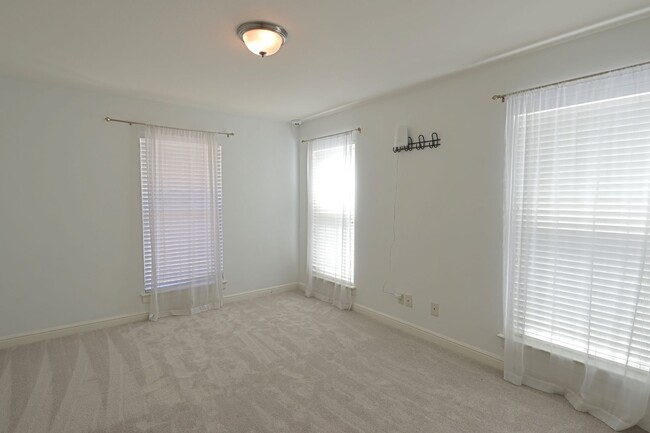 Building Photo - 3 Bed 3 Bath 3 Acres in Aubrey (FIRST MONT...