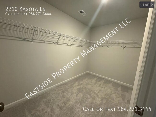 Building Photo - 2210 Kasota Ln