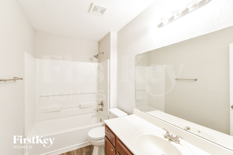 Building Photo - 9422 Copper Mist