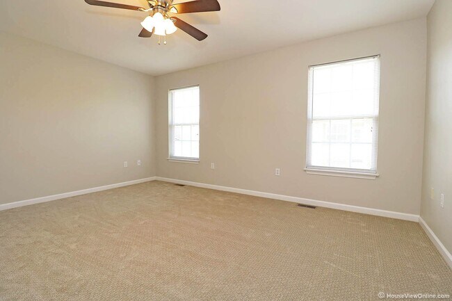 Building Photo - Larkspur Ct 2804/2806