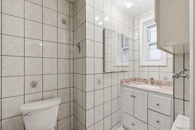 Building Photo - 61 Orchard Ave