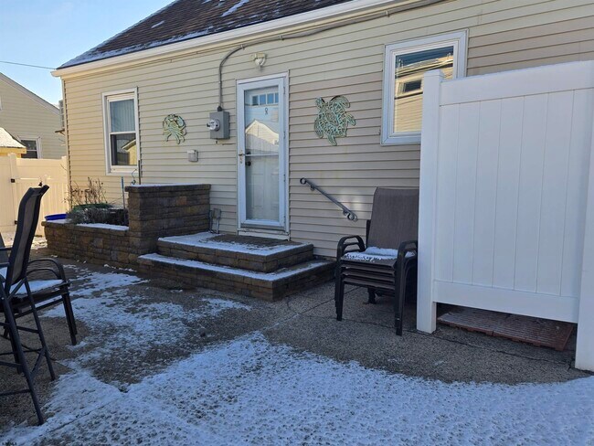 Building Photo - 231 N Wyoming Ave