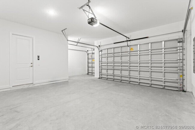 Building Photo - 10264 Field Flower Trl