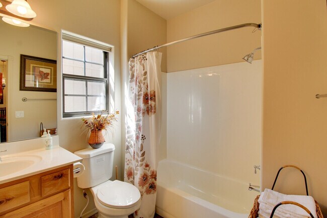 Building Photo - 2373 Quarter Horse Trl