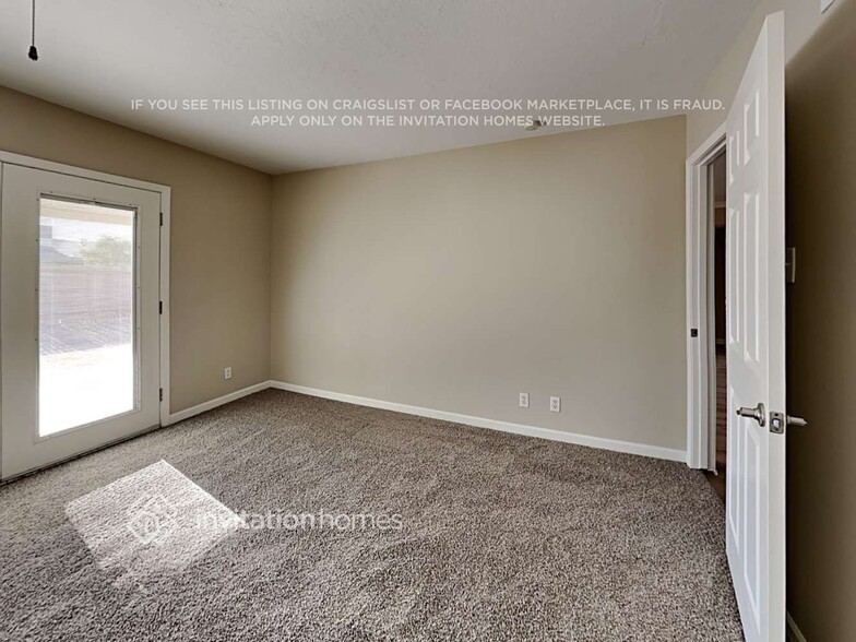 Building Photo - 8520 N 33rd Dr