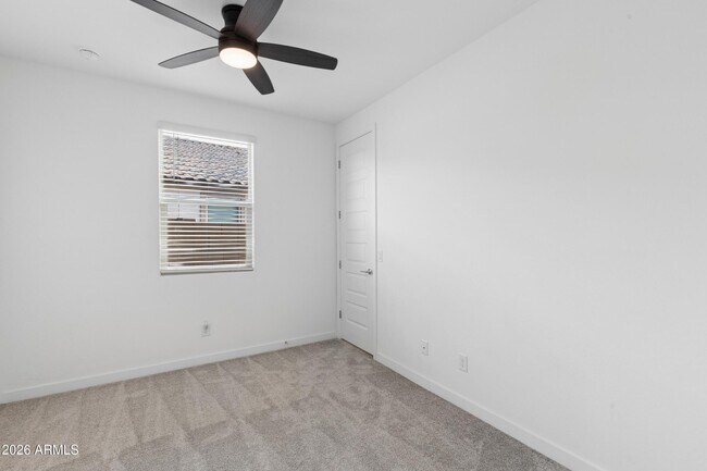 Building Photo - 519 S Avocet St