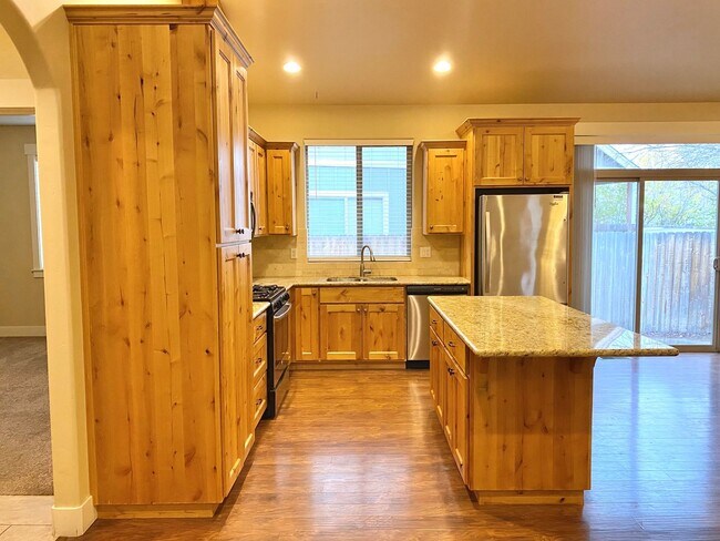 Building Photo - Single-Story Living! 3 BR - 2 BA with open...