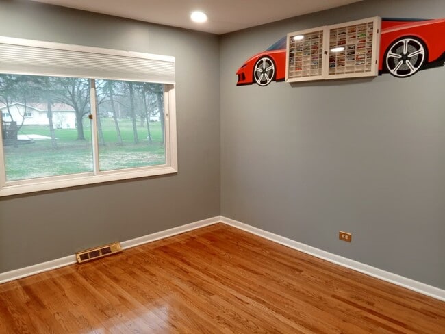 Building Photo - 4N580 Chatham Ct