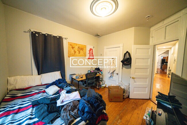 Building Photo - 63 Hillside St