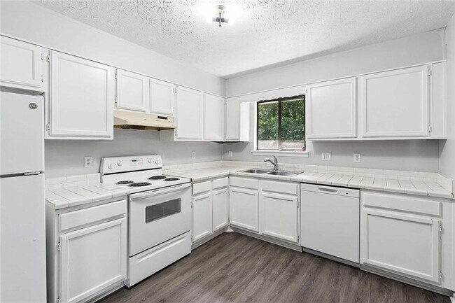 Building Photo - 7055 Hania Dr