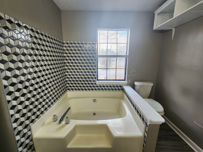 Building Photo - 2990 Carriage Trail