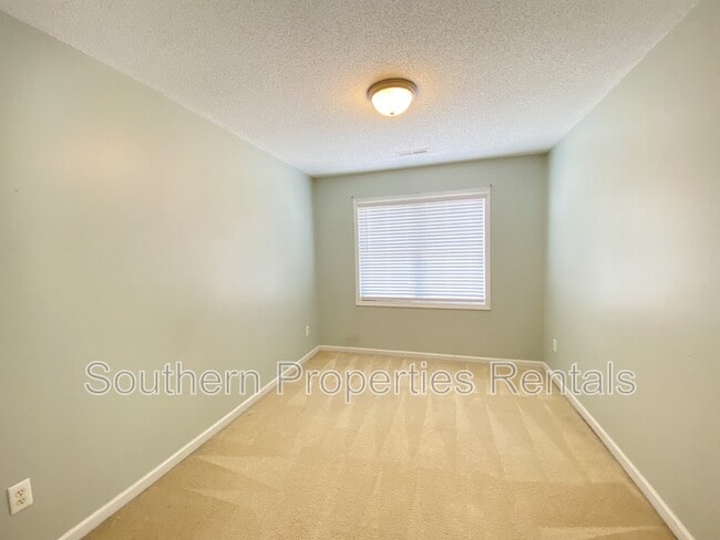 Building Photo - 346 Cresthaven Dr