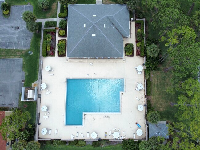Building Photo - 6020 Scotchwood Glen