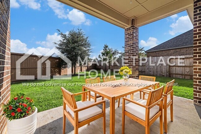 Building Photo - 6107 White Spruce Dr