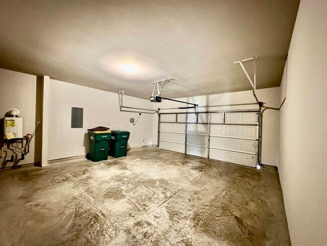 Building Photo - 12013 New River Ct