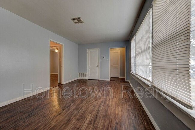 Building Photo - 430 Babb Dr