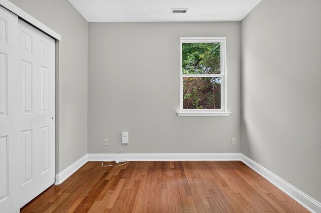 Building Photo - 4007 Jockey Club Circle