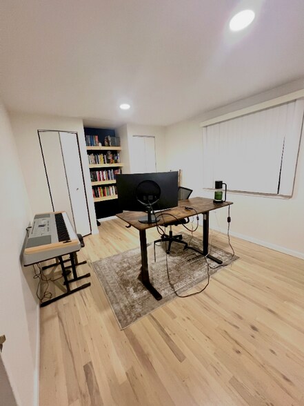 Building Photo - 19620 Silver-Spring St