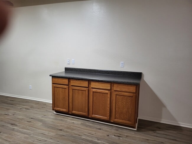 Building Photo - 661 Belmont Way