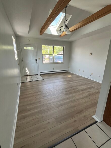 Building Photo - 1018 Arrowhead Dr