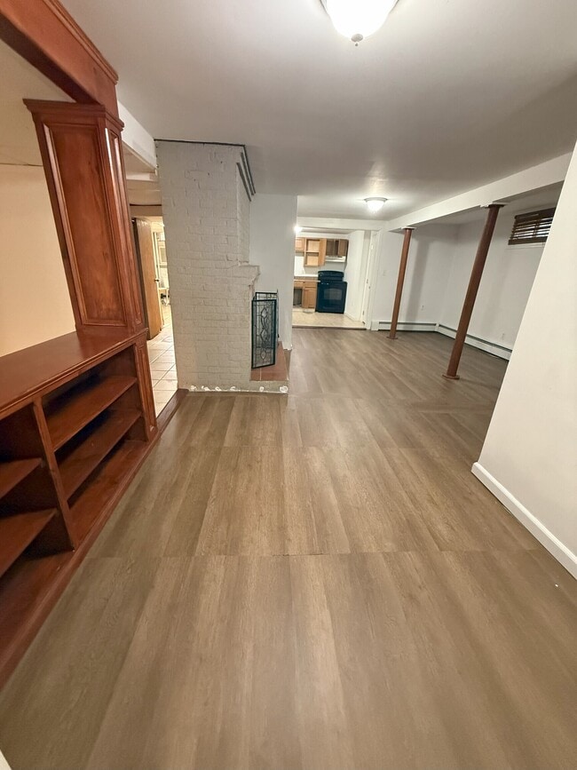 Building Photo - 6 Wells Farm Dr