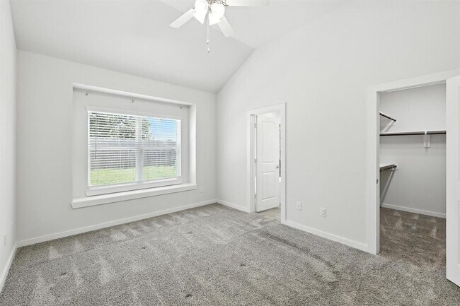 Building Photo - 7846 Grand Louis Wy