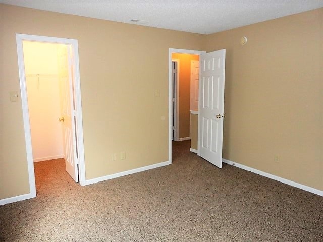Building Photo - 13898 Meadow Lake Dr